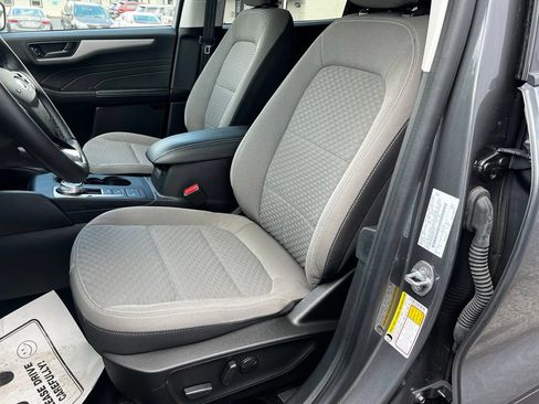 Used 2022 Ford Escape SE w/ SE Sport Appearance Package AWD/4WD image 11