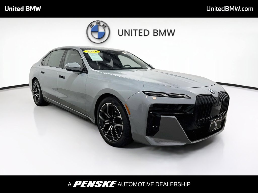 Certified 2026 BMW 740i RWD image 3