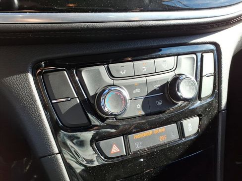 Used 2021 Buick Encore Preferred image 21