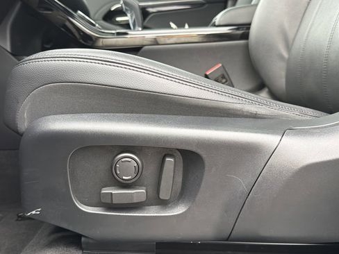 Used 2023 Land Rover Range Rover Evoque R-Dynamic SE image 21