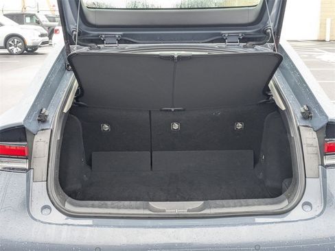 Used 2025 Toyota Prius LE image 31