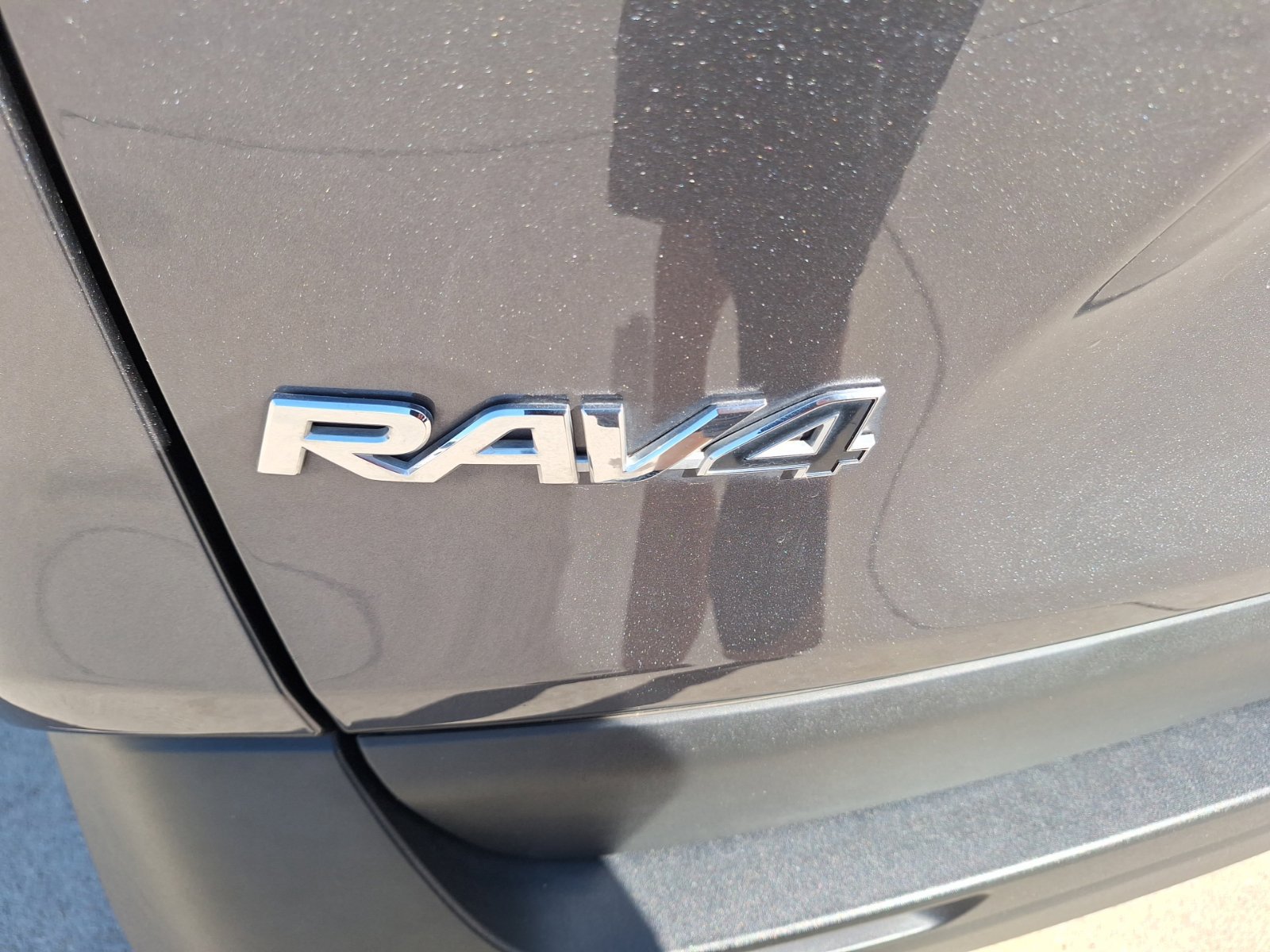 Used 2024 Toyota RAV4 XLE w/ Convenience Package FWD image 13