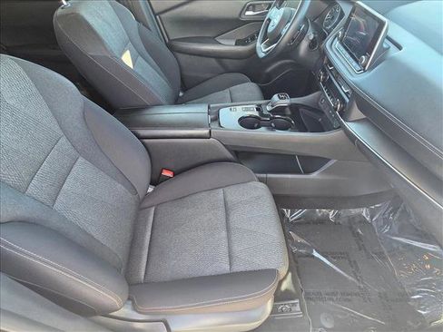 Used 2024 Nissan Rogue SV image 18