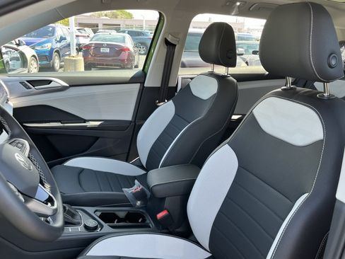 New 2026 Volkswagen Taos SEL AWD/4WD image 23