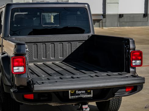 Used 2024 Jeep Gladiator Sport image 89