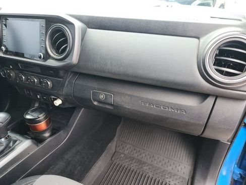 Used 2021 Toyota Tacoma TRD Sport image 18