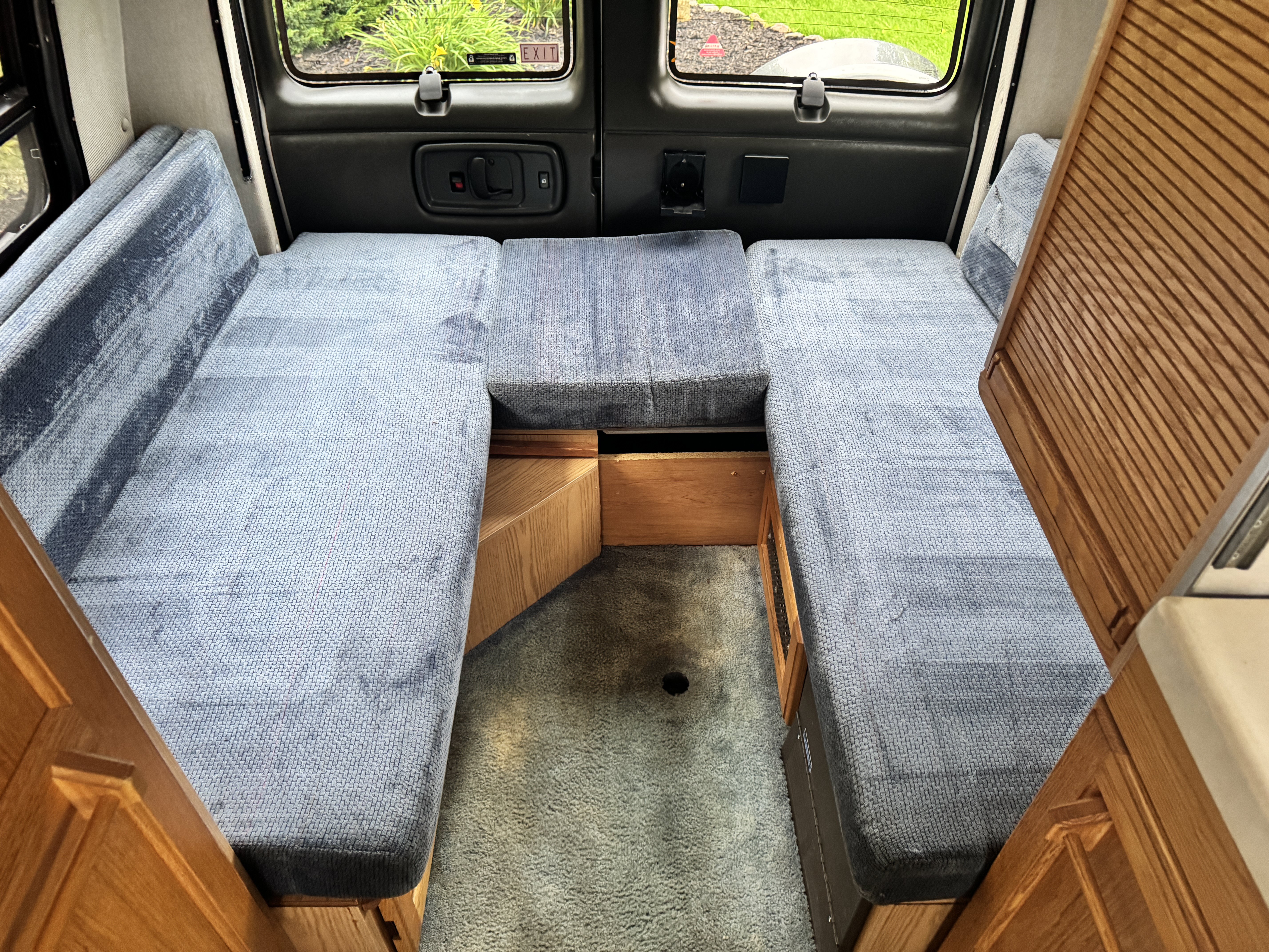 Used 2002 Chevrolet Express 3500 Extended w/ Preferred Equipment Group 2 RWD image 30