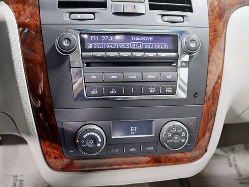 Used 2006 Cadillac DTS image 18