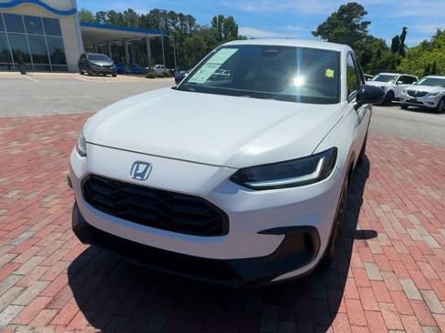 Certified 2024 Honda HR-V Sport image 6
