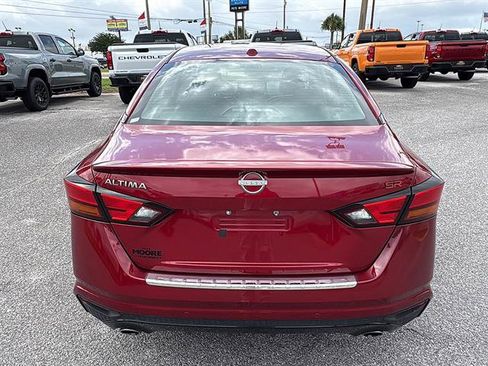 Used 2023 Nissan Altima 2.5 SR w/ SR Premium Package FWD image 7