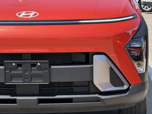 Used 2025 Hyundai Kona SEL FWD image 7