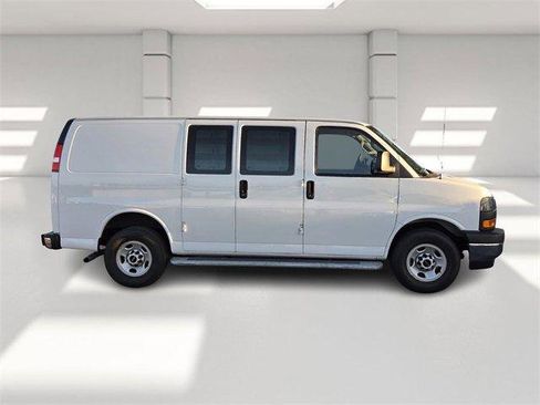Used 2024 GMC Savana 2500 w/ Driver Convenience Package image 6
