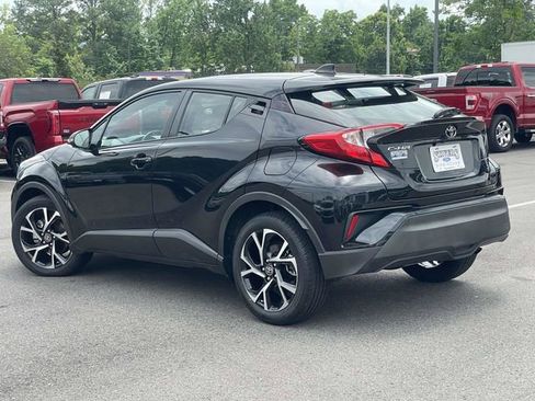 Used 2022 Toyota C-HR XLE FWD image 6