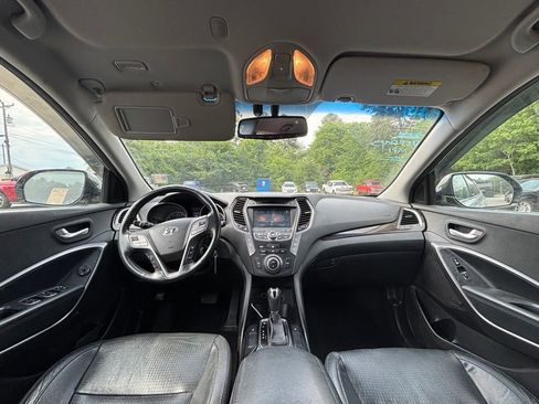 Used 2018 Ford Explorer XLT w/ Equipment Group 201A AWD/4WD image 14