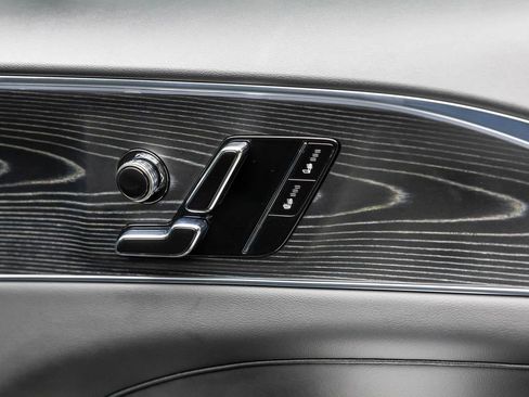 Used 2024 Cadillac Lyriq Luxury image 37