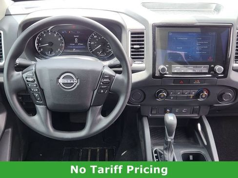 Used 2022 Nissan Frontier SV w/ Technology Package RWD image 27