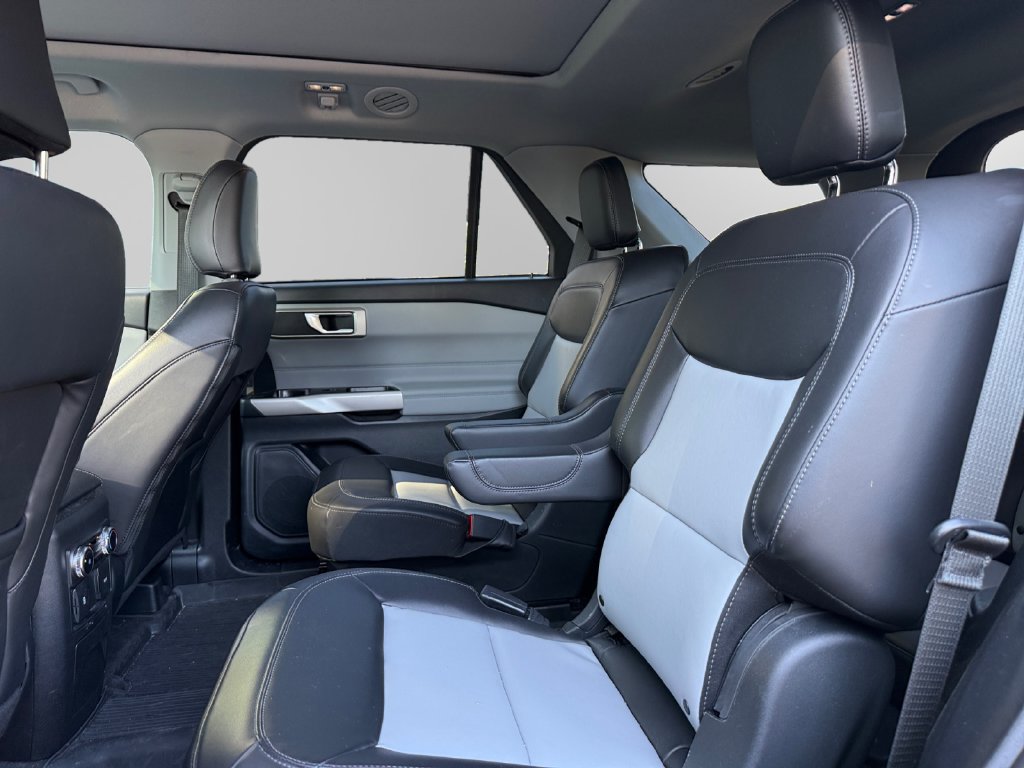 Certified 2023 Ford Explorer XLT w/ Equipment Group 202A RWD image 13