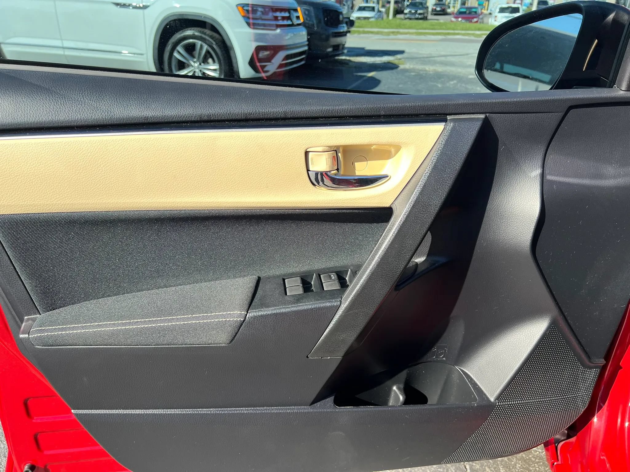 Used 2017 Toyota Corolla LE FWD image 7