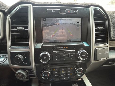 Used 2018 Ford F150 Lariat image 15