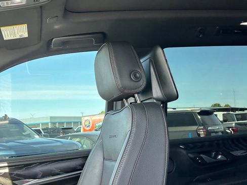 Used 2023 GMC Yukon Denali RWD image 13