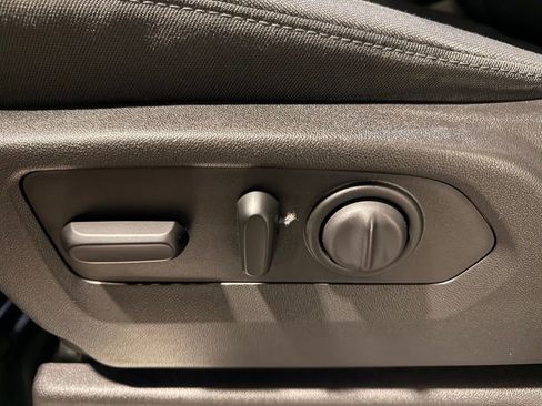 Used 2019 Chevrolet Silverado 1500 LT w/ Texas Edition image 15