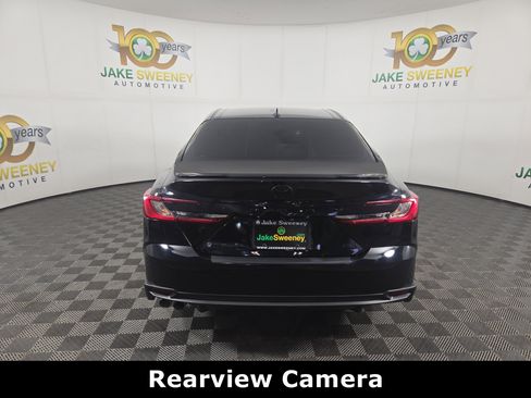 Used 2025 Toyota Camry SE image 7