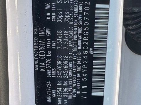 Certified 2024 Kia Telluride LX FWD image 13