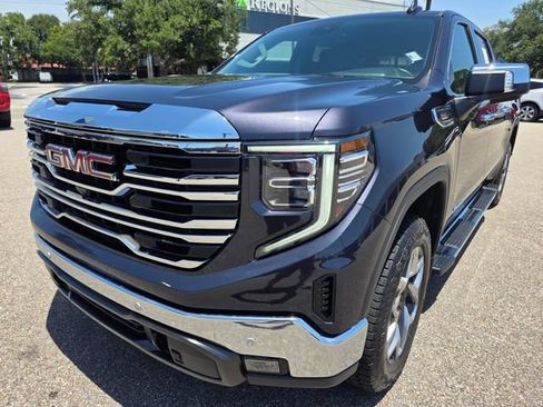 Used 2024 GMC Sierra 1500 SLT w/ SLT Premium Plus Package AWD/4WD image 4