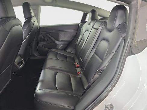 Used 2019 Tesla Model 3 Long Range image 16