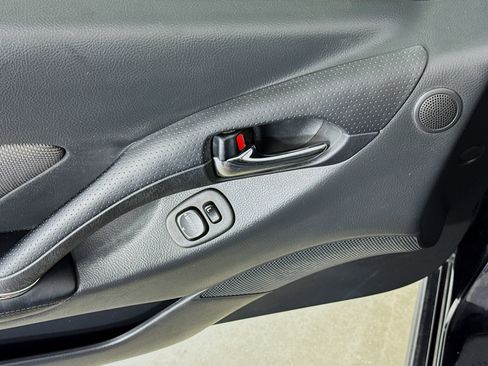Used 2005 Toyota Celica GT FWD image 16