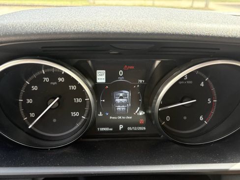 Used 2017 Land Rover Discovery HSE AWD/4WD image 24