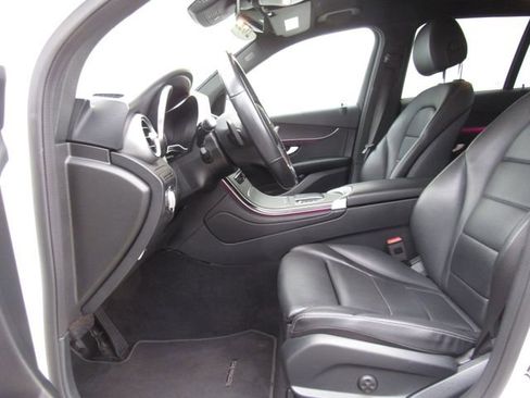 Used 2022 Mercedes-Benz GLC 300 4MATIC image 9