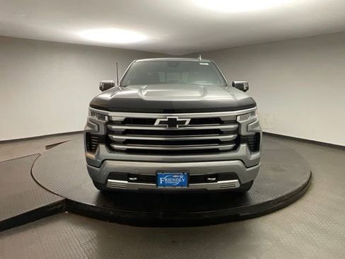 Used 2025 Chevrolet Silverado 1500 High Country w/ Technology Package AWD/4WD image 2