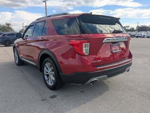 Used 2021 Ford Explorer Limited w/ Equipment Group 301A image 7