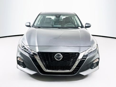 Used 2019 Nissan Altima 2.5 SV FWD image 2
