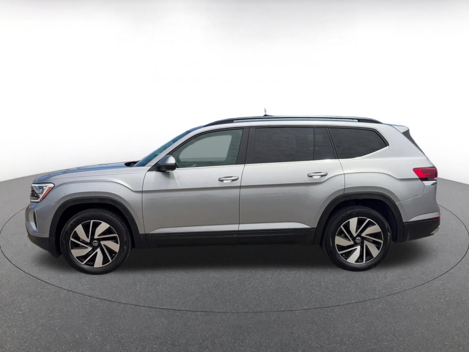 Used 2026 Volkswagen Atlas SE FWD image 8