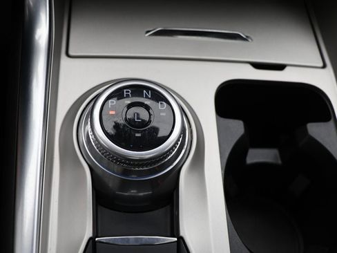 Used 2022 Ford Explorer XLT w/ Equipment Group 202A image 26