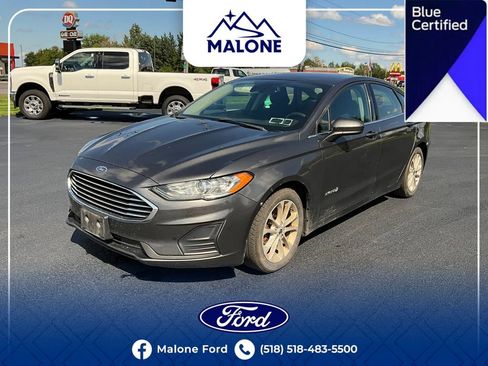 Used 2019 Ford Fusion SE FWD image 2