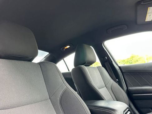 Used 2015 Dodge Charger SXT RWD image 16