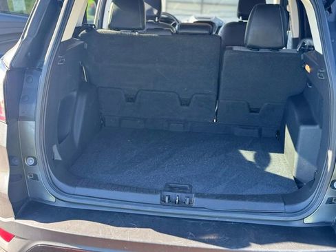 Used 2018 Ford Escape SE w/ SE Sport Appearance Package image 11