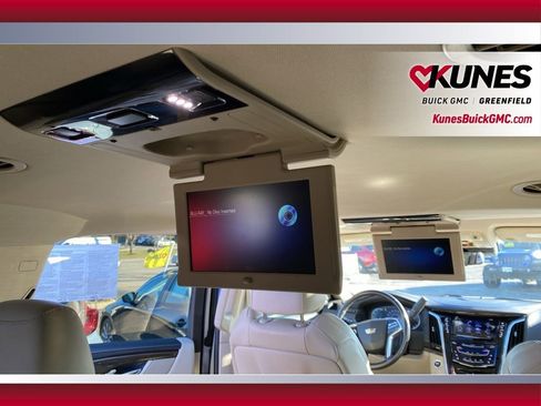 Used 2020 Cadillac Escalade ESV Premium Luxury image 41