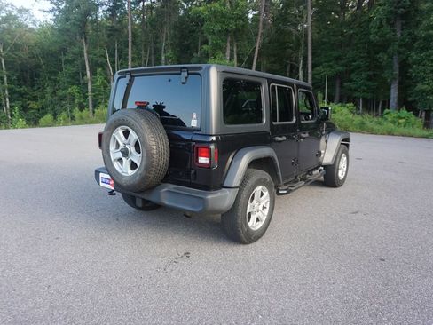 Used 2018 Jeep Wrangler Unlimited Sport S AWD/4WD image 19