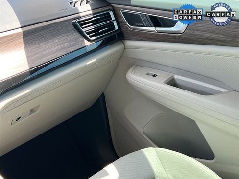 Used 2025 Volkswagen Atlas SEL Premium R-Line image 18