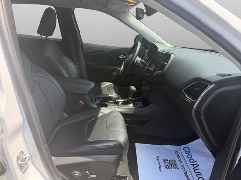 Used 2019 Jeep Cherokee Limited FWD image 20