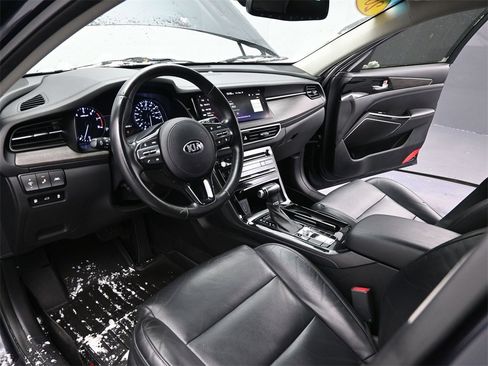 Used 2020 Kia Cadenza Technology image 16