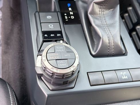 Used 2025 Toyota Tacoma TRD Off-Road AWD/4WD image 18