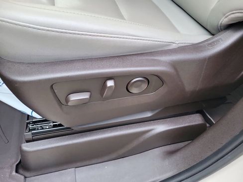 Used 2023 Chevrolet Suburban Z71 w/ Off-Road Capability Package image 15