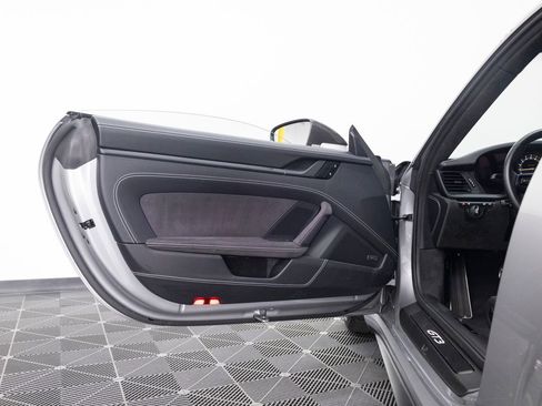 Certified 2024 Porsche 911 GT3 RWD image 15