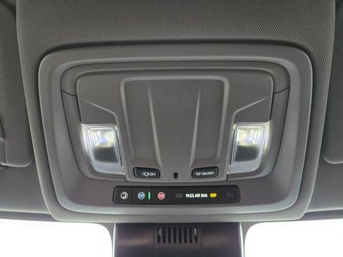 Used 2025 Chevrolet Silverado 1500 LT AWD/4WD image 22
