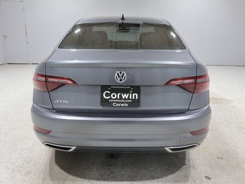 Used 2020 Volkswagen Jetta R-Line w/ R-Line Cold Weather Package FWD image 3